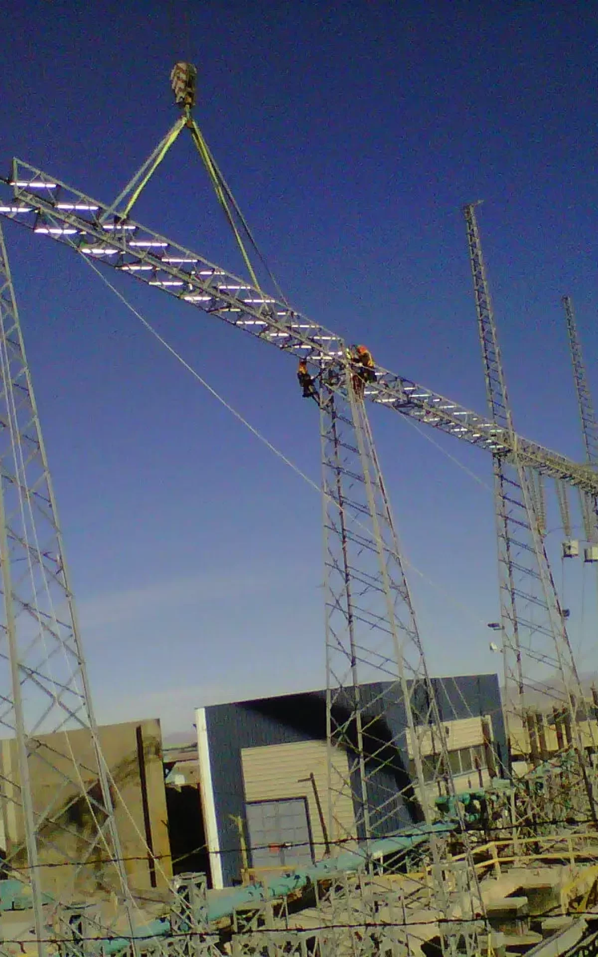 Torres de alta, media y baja tension.